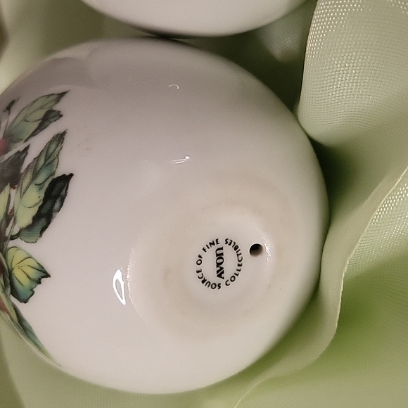 2 Avon porcelain eggs, Spring & Summer birds, vintage Four Seasons collection - Picture 8 of 8